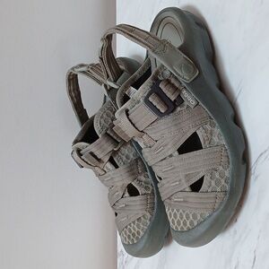 Oboz Whakata Water-Friendly Sandals Off-Road Trail Shoes